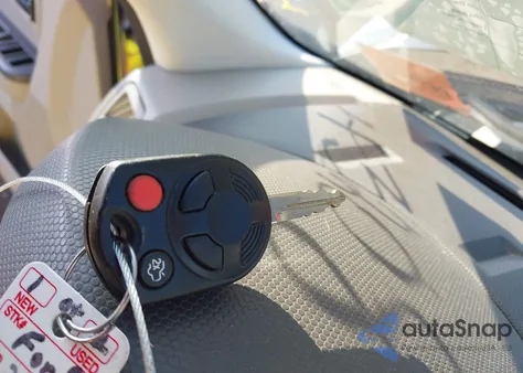 2012 Ford Escape Xls z USA, uszkodzony, nr VIN 1FMCU0C75CKB40673